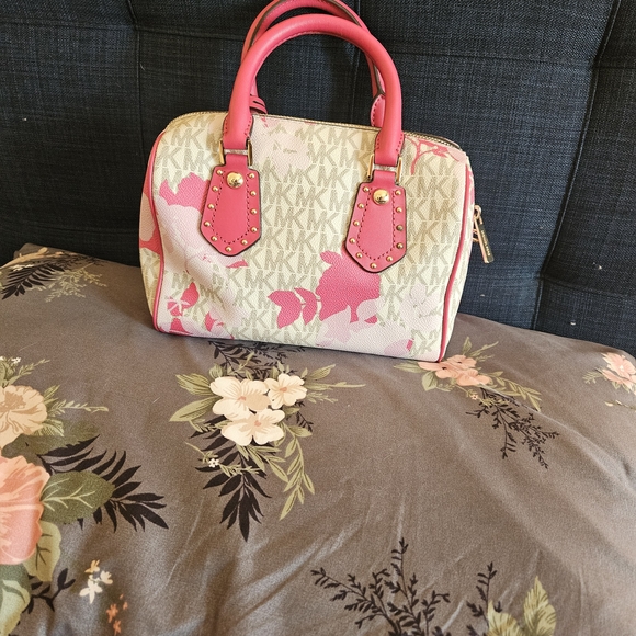 💗 Michael Kors Aria Small Satchel - Picture 2 of 10